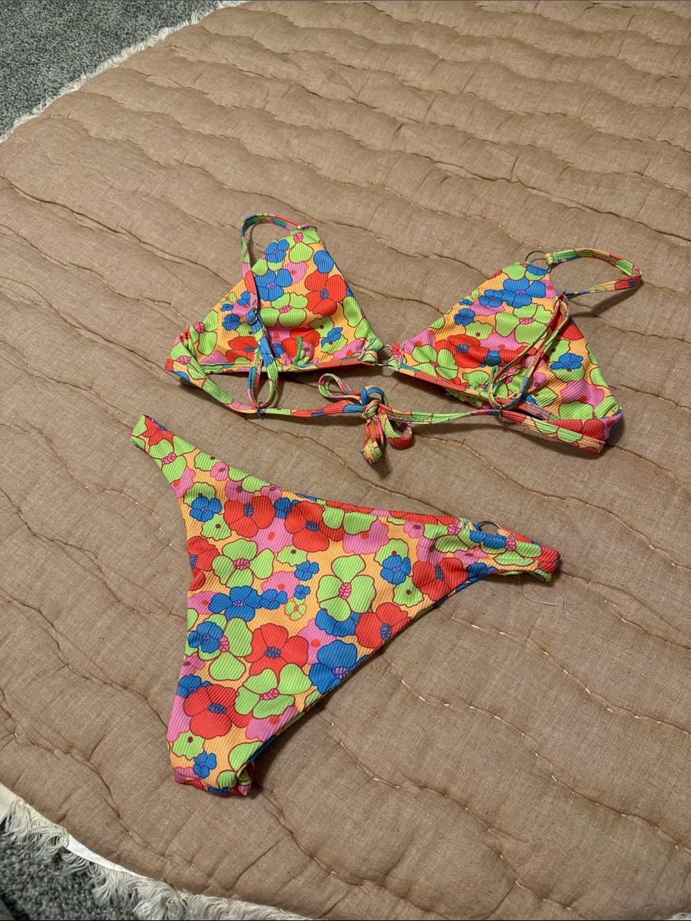 Colorful Floral Ribbed Bikini Set - Picture 3 of 3
